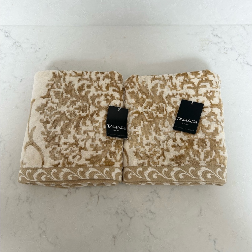 NEW Tahari Home Hand Towels X 2